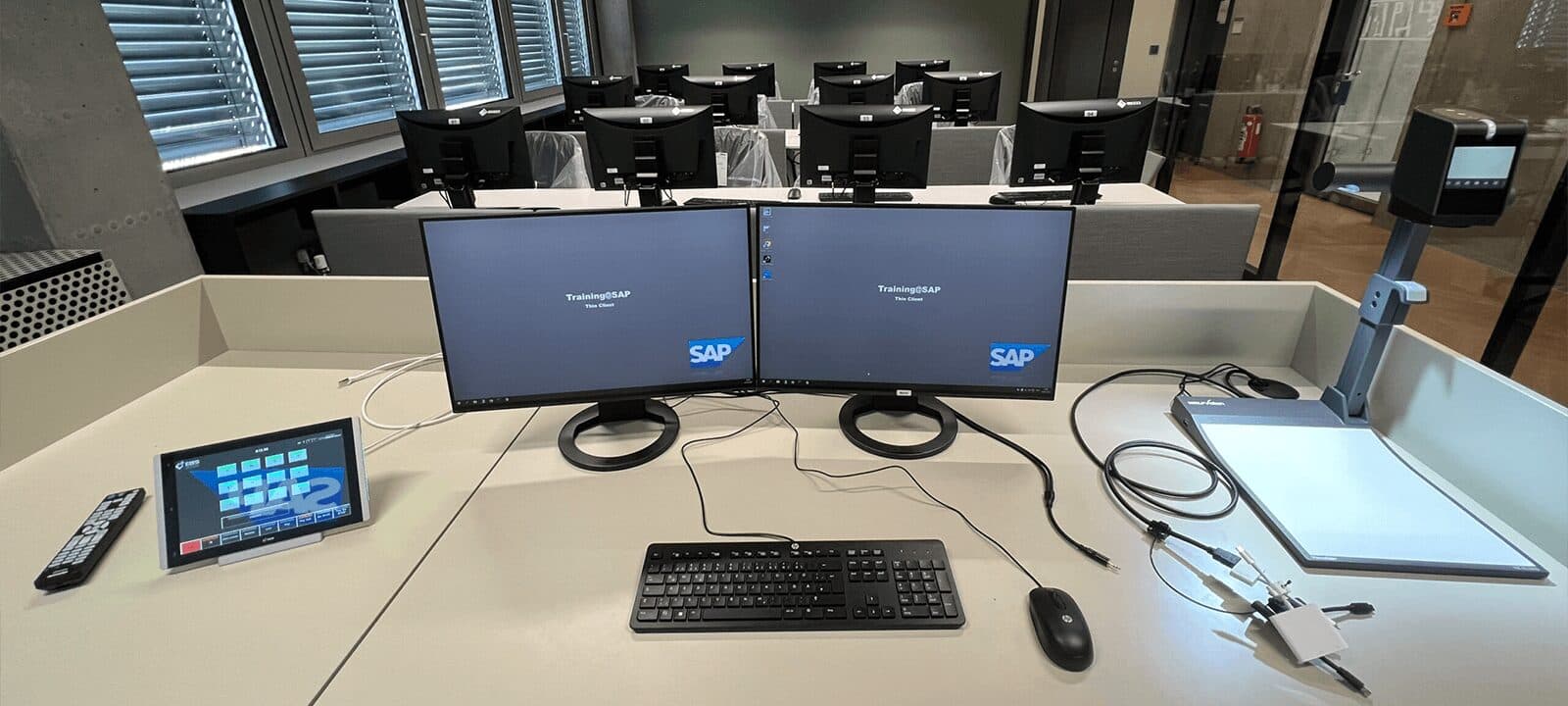 Efficient multimedia solutions for IT training rooms
